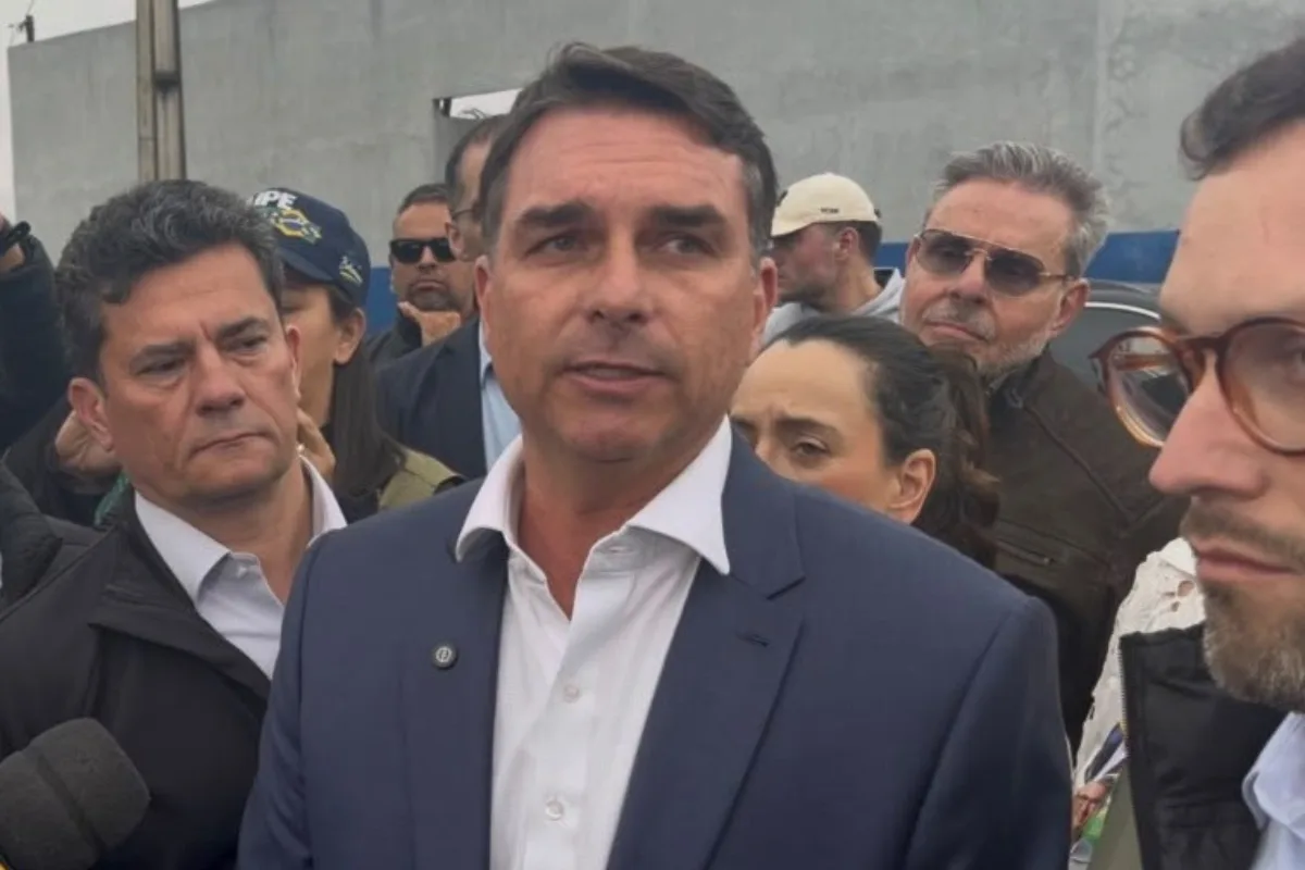 “Tropa de choque do Lula entrou em campo”, diz Flávio sobre sessão do STF