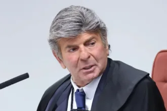 relacao-de-filho-de-fux-e-vorcaro-nao-impede-ministro-de-atuar-no-caso-moraes,-diz-advogado