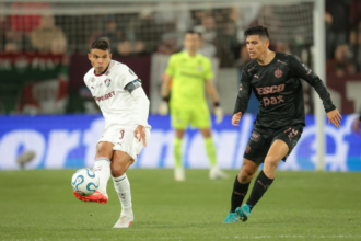 fluminense-leva-susto,-perde-para-o-platense,-mas-garante-vaga-nas-semis-da-libertadores