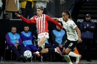 com-penalti-perdido-no-ultimo-minuto,-corinthians-e-eliminado-pelo-estudiantes-da-libertadores