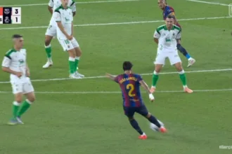 joao-cancelo-faz-seu-segundo-golaco-no-jogo-e-amplia-o-placar-na-laliga:-barcelona-3-x-1-racing-club