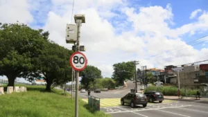oito-estados-testam-radares-de-velocidade-media-em-rodovias