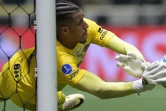 atletico-mg-marca-no-fim,-ve-goleiro-brilhar-e-elimina-santos-nos-penaltis-–-uol