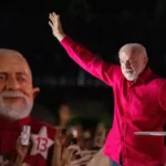 lula-diz-que-pais-nao-comporta-politico-vira-lata-que-fica-de-4-para-os-eua