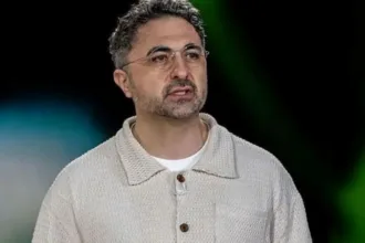 o-alerta-de-chefe-da-microsoft-sobre-a-ia:-‘tratar-a-ia-como-humana-e-um-erro’