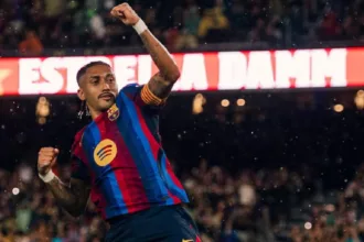 quem-segura?-liderado-por-raphinha-barcelona-tem-o-melhor-inicio-de-temporada-em-111-anos