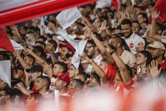 mais-de-7-mil-ingressos-vendidos:-vila-nova-espera-oba-lotado-contra-o-america-mg