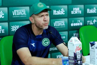 mozart-ve-goias-como-“patinho-feio”,-mas-acredita-em-reacao-na-serie-b