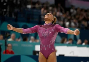 convocacao-da-ginastica-do-brasil:-rebeca-andrade-e-flavia-saraiva-entram-em-lista-do-mundial