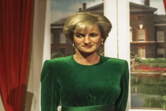 livro-relata-que-diana-revelou-paixao-de-charles-por-mordomo