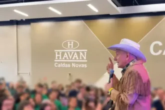 “vao-ter-que-arranjar-outro-emprego”:-‘veio-da-havan’-e-alvo-de-acao-por-assedio-eleitoral-que-pede-r$-30-mi-em-goias