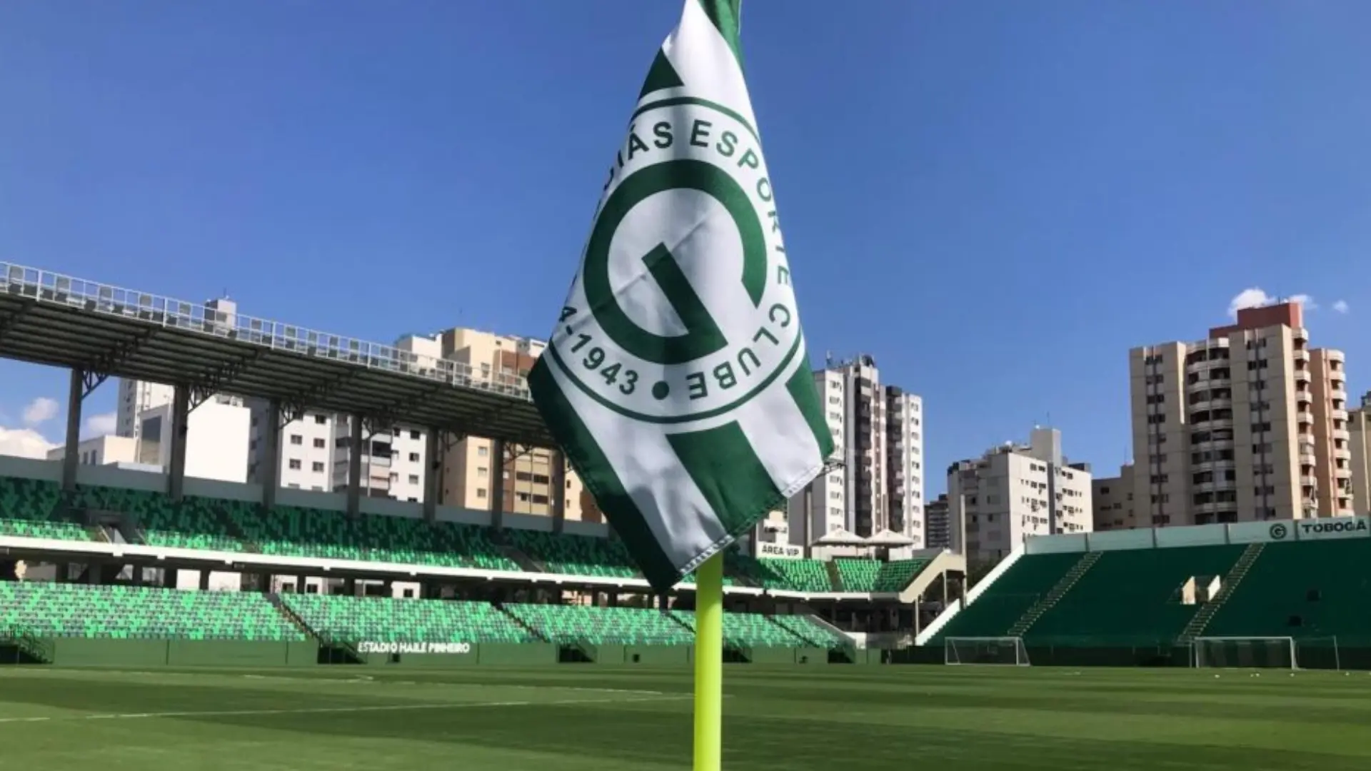 Com mudança no meio-campo, Mozart escala o Goiás para decisão contra o Avaí