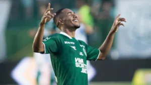 tem-estrela!-mozart-acerta-na-substituicao-e-goias-vira-contra-o-avai