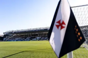 vasco-garante-saida-do-z-4-apos-empate-do-gremio-na-rodada