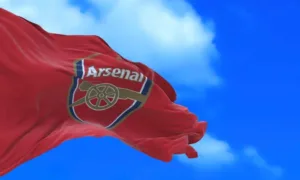brighton-bate-o-arsenal-e-entrega-lideranca-ao-manchester-city