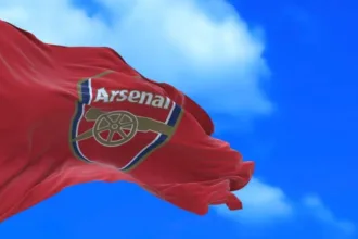 brighton-bate-o-arsenal-e-entrega-lideranca-ao-manchester-city