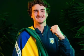 emocao-pura!-joao-fonseca-chora-apos-virada-epica-e-1a-vitoria-em-casa-na-copa-davis