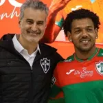 ex-corinthians:-romarinho-assina-com-a-portuguesa-apos-11-meses-sem-jogar