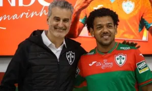 ex-corinthians:-romarinho-assina-com-a-portuguesa-apos-11-meses-sem-jogar
