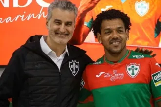 ex-corinthians:-romarinho-assina-com-a-portuguesa-apos-11-meses-sem-jogar