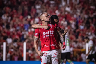 vila-nova-se-mantem-no-topo-apos-derrotas-de-novorizontino-e-juventude
