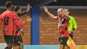 fim-de-jejum-historico-da-ponte-preta-mantem-atletico-no-g-6