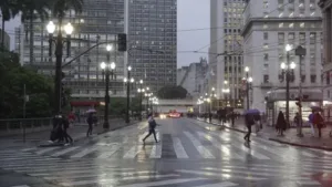 semana-em-sao-paulo-deve-ter-calor,-chuva-forte-e-queda-brusca-de-temperatura