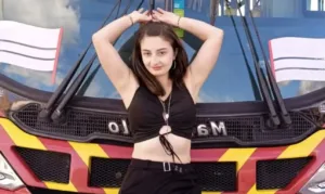 mulher-‘se-casa’-com-onibus,-faz-tatuagem-e-vira-faxineira-para-ficar-perto-do-‘amor’;-veja-fotos