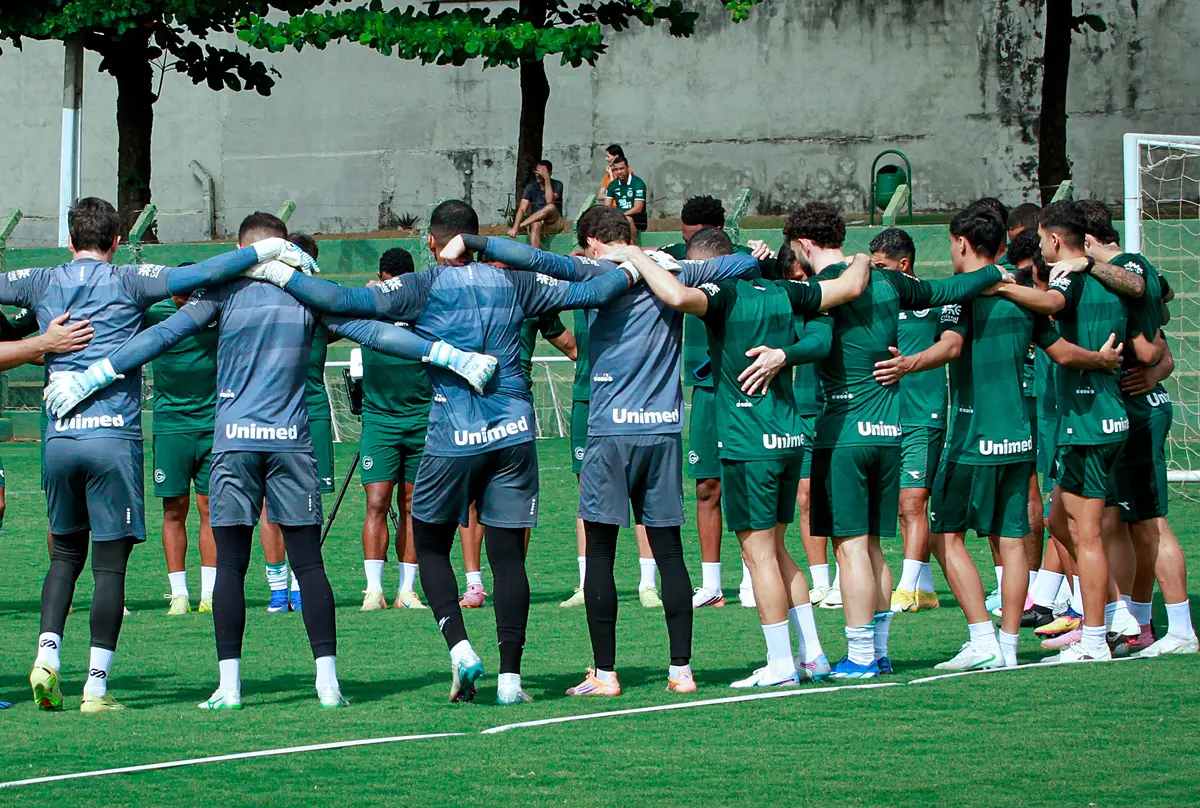 Jogadores do Goiás divulgam carta aberta em protesto aos salários atrasados