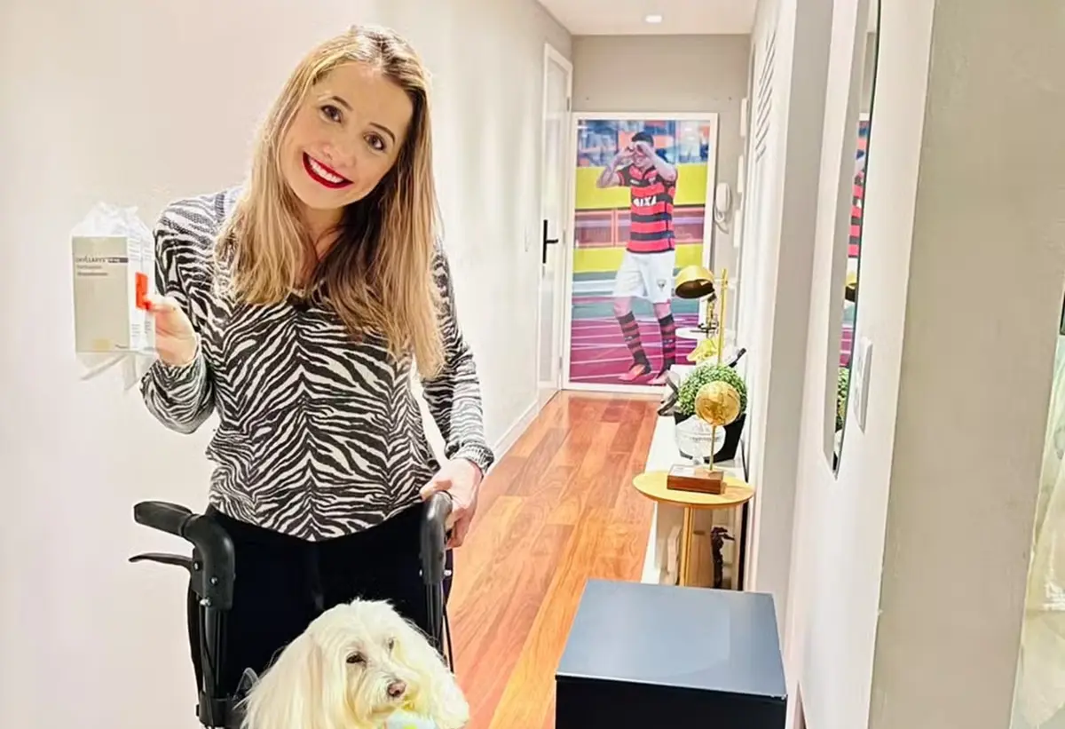 Esposa de ex-atacante de Atlético e Goiás recebe remédio para doença rara