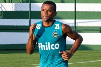 lembra-dele?-ex-goias,-vitor-assume-comando-tecnico-do-sub-20-do-goiania