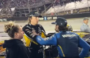 toque-na-pista-termina-em-briga-entre-pilotos-da-nascar