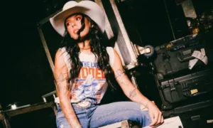 pai-de-ana-castela-repreende-cantora-apos-rimas-picantes-em-video