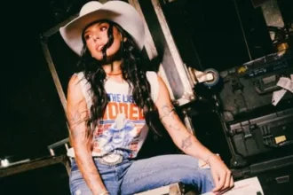 pai-de-ana-castela-repreende-cantora-apos-rimas-picantes-em-video