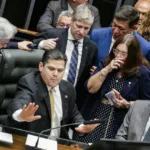 alcolumbre-tem-cenario-desafiador-no-amapa-em-meio-a-desgastes-em-brasilia