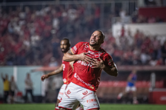 vila-nova-encara-reta-final-da-serie-b-com-cinco-jogos-no-oba;-confira-a-sequencia