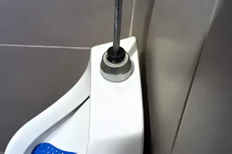 bancario-instala-camera-em-mictorio-de-academia-no-setor-bueno,-em-goiania