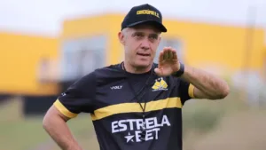 rival-de-goianos-pelo-acesso,-criciuma-pode-perder-tecnico-para-o-internacional