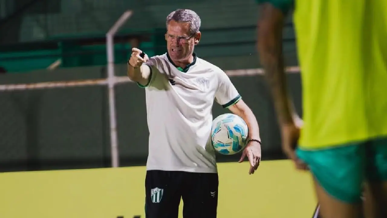 Após demitir Hemerson Maria, Goiânia anuncia contratação de técnico que estava no Rio Verde