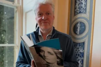 charles-spencer-lanca-livro-sobre-diana-sob-ameaca-de-processo