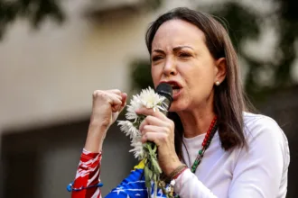 maria-corina-machado-foi-impedida-de-voltar-a-venezuela,-diz-partido-–-g1