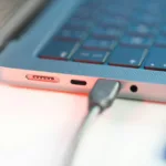 deixar-o-notebook-ligado-na-tomada-o-dia-todo-estraga-a-bateria?