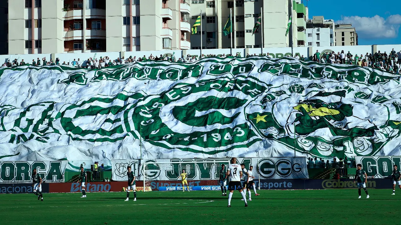 Goiás faz promoção nos ingressos e espera Serrinha lotada no clássico contra o Atlético