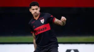 marrony-sera-novidade-no-atletico-para-o-classico-contra-o-goias;-zagueiro-vira-duvida