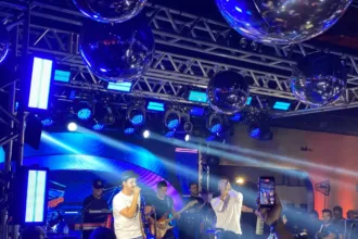 israel-&-rodolffo-fazem-apresentacao-para-convidados-em-goiania;-assista
