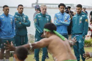 a-favor-ou-contra?-ancelotti-revela-o-que-pensa-sobre-limitar-estrangeiros-no-futebol-brasileiro