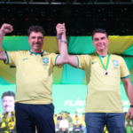 flavio-bolsonaro-e-wilder-morais-anunciam-carreata-em-goiania-no-domingo-(27/9)