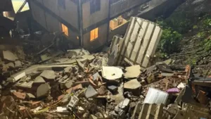 predio-de-tres-andares-desaba-na-zona-sul-do-rio