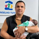 mae-decide-entregar-filho-para-adocao-de-forma-legal-em-goiania