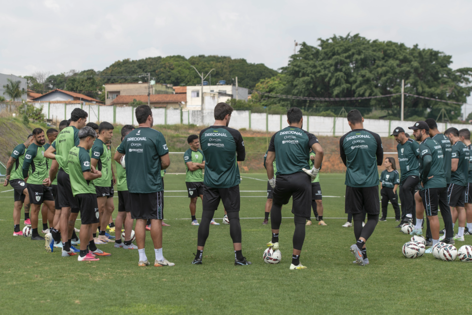 Mais um rival dos goianos em crise: América-MG decreta greve após salários atrasados